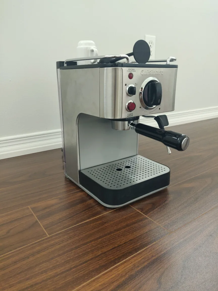Cuisinart Espresso Machine with Bottomless Portafilter image indicator(2)