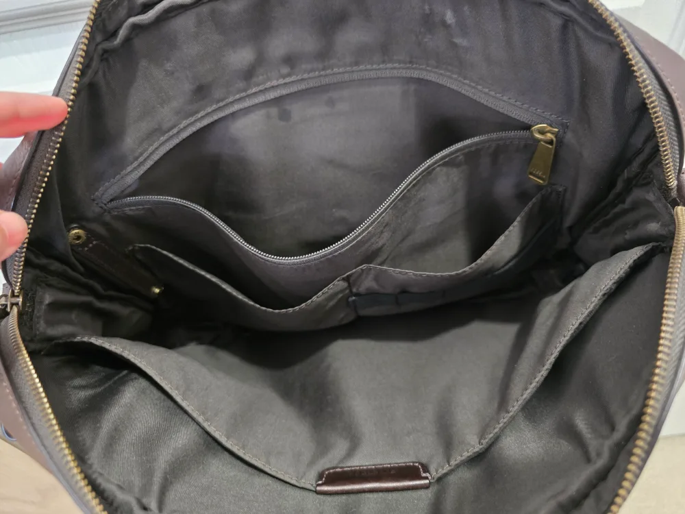 Fossil laptop bag image indicator(4)