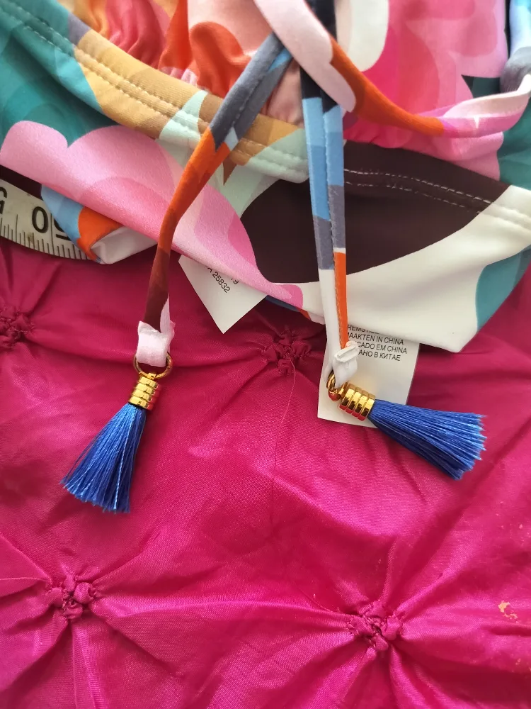 La Blanca Floral Halter Bikini Top Size 12 image indicator(4)