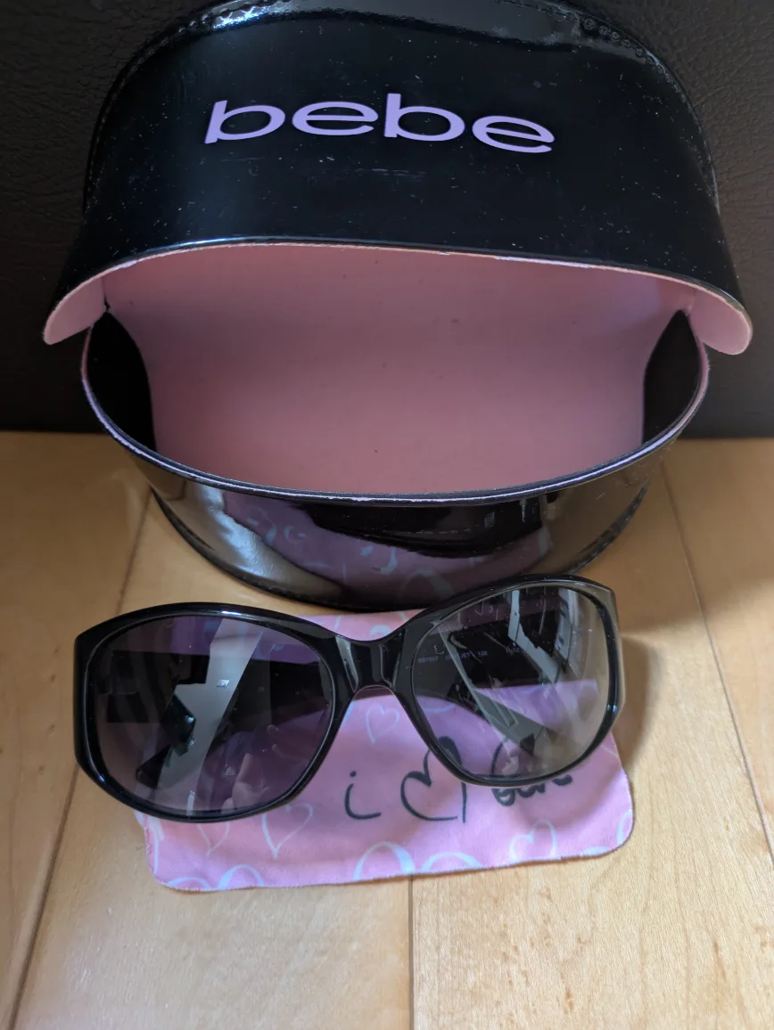 Bebe BB7007 Black Sunglasses with Case image indicator(2)