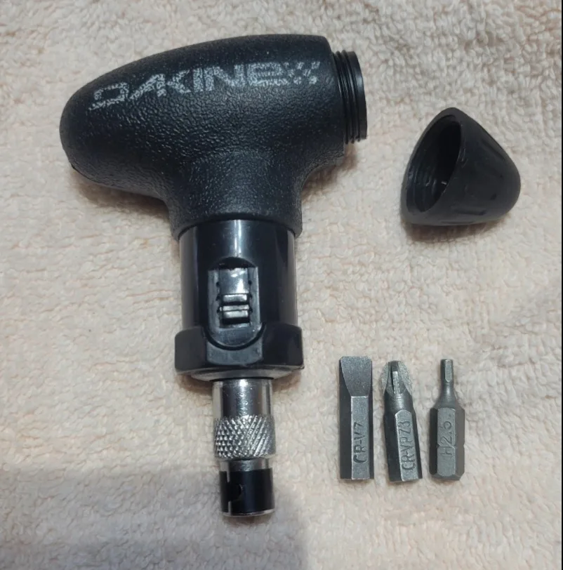 Burton Joystick 157 Snowboard in a soft case image indicator(9)