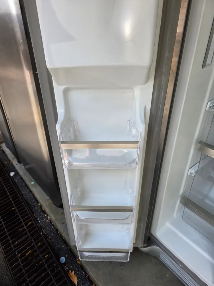 Frigidaire Gallery Stainless Steel Refrigerator image indicator(10)