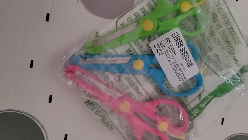 Child-Safe Scissors Set thumbnail