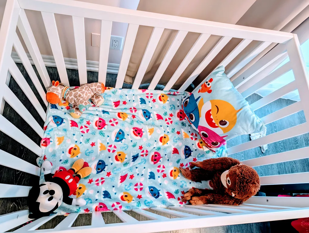 Mini Crib With Mattress (Like New) thumbnail