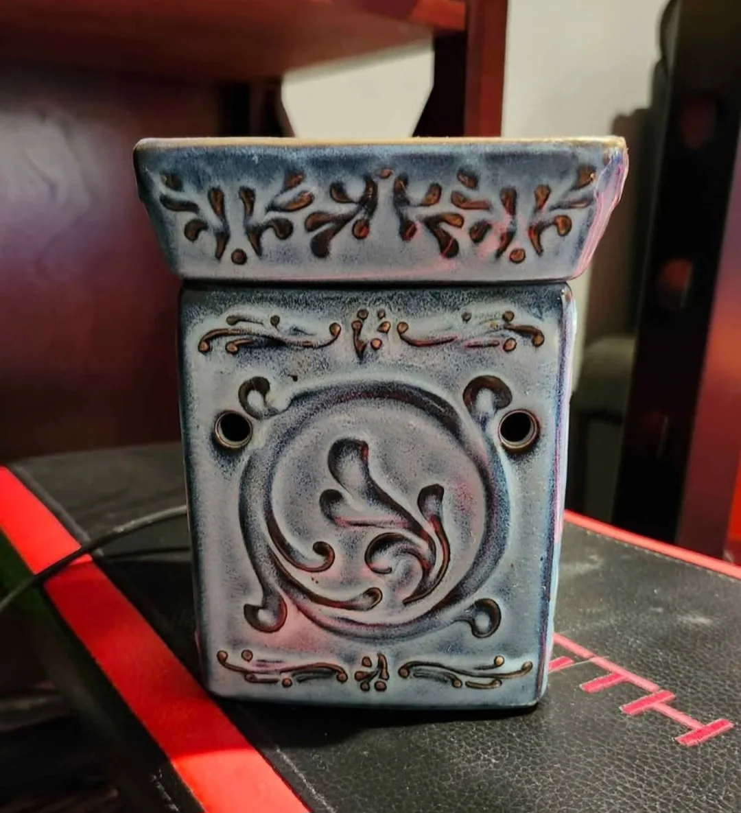 scentsy blue warmer thumbnail