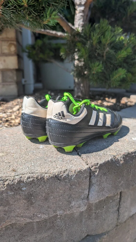 Adidas Youth Soccer Cleats - size 1 thumbnail