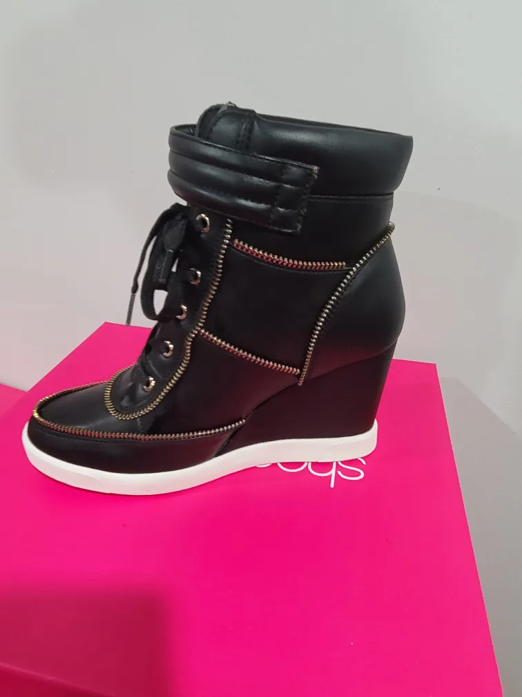 Shoedazzle Colette Black Wedge Sneakers - Size 9 thumbnail