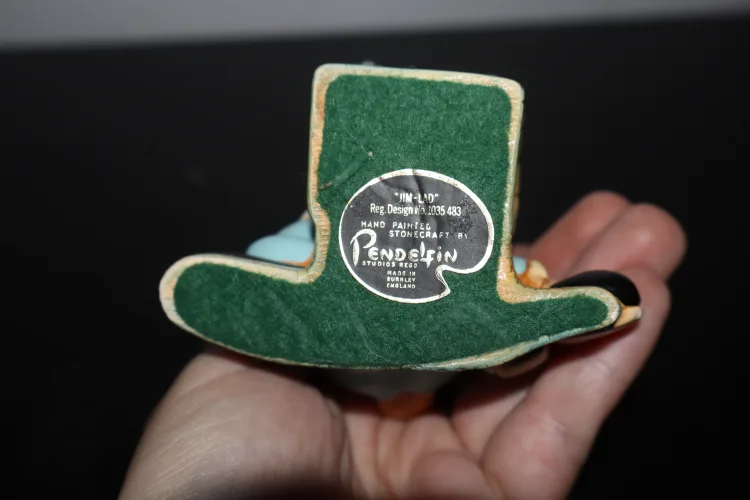 Pendelfin Hand Painted Stonecraft Bunny Figurines image indicator(3)