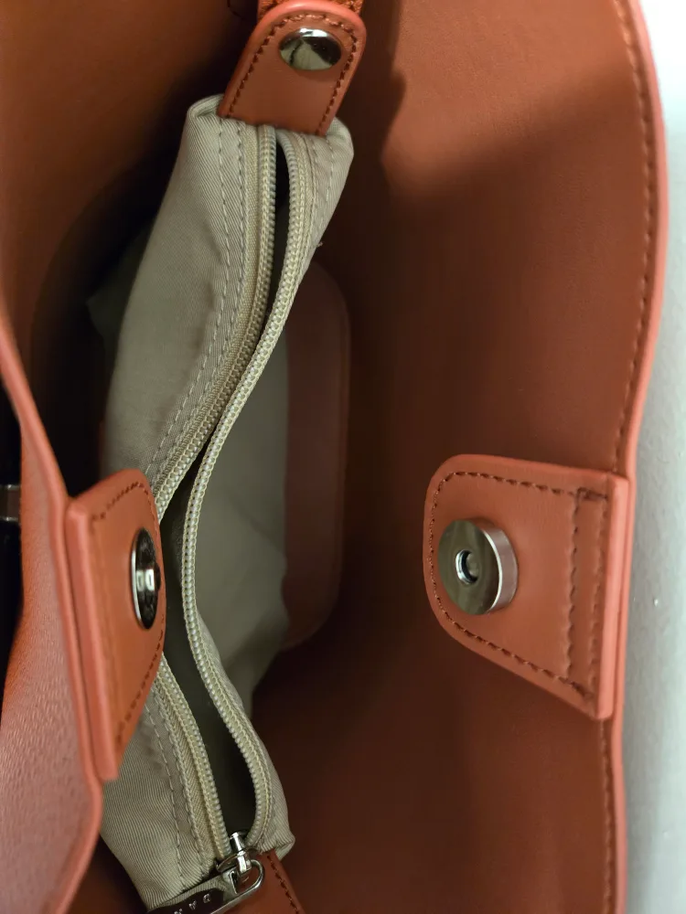 DANIEL Crossbag - Original (small) image indicator(3)