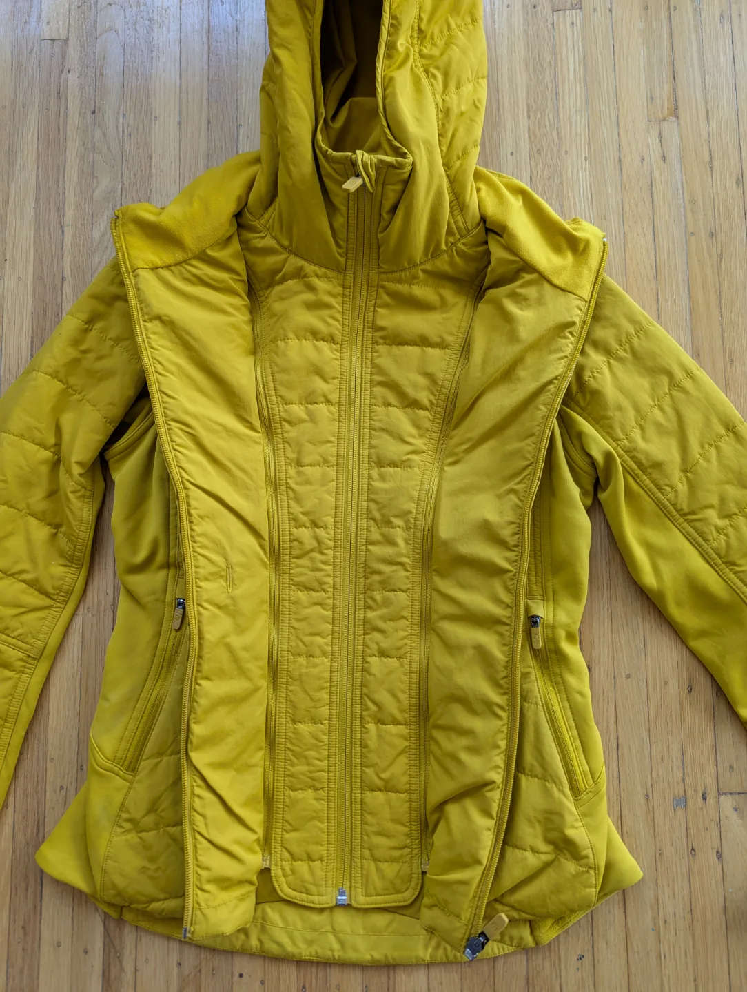 Lululemon Another Mile Puffer Jacket - Size 4 image indicator(3)