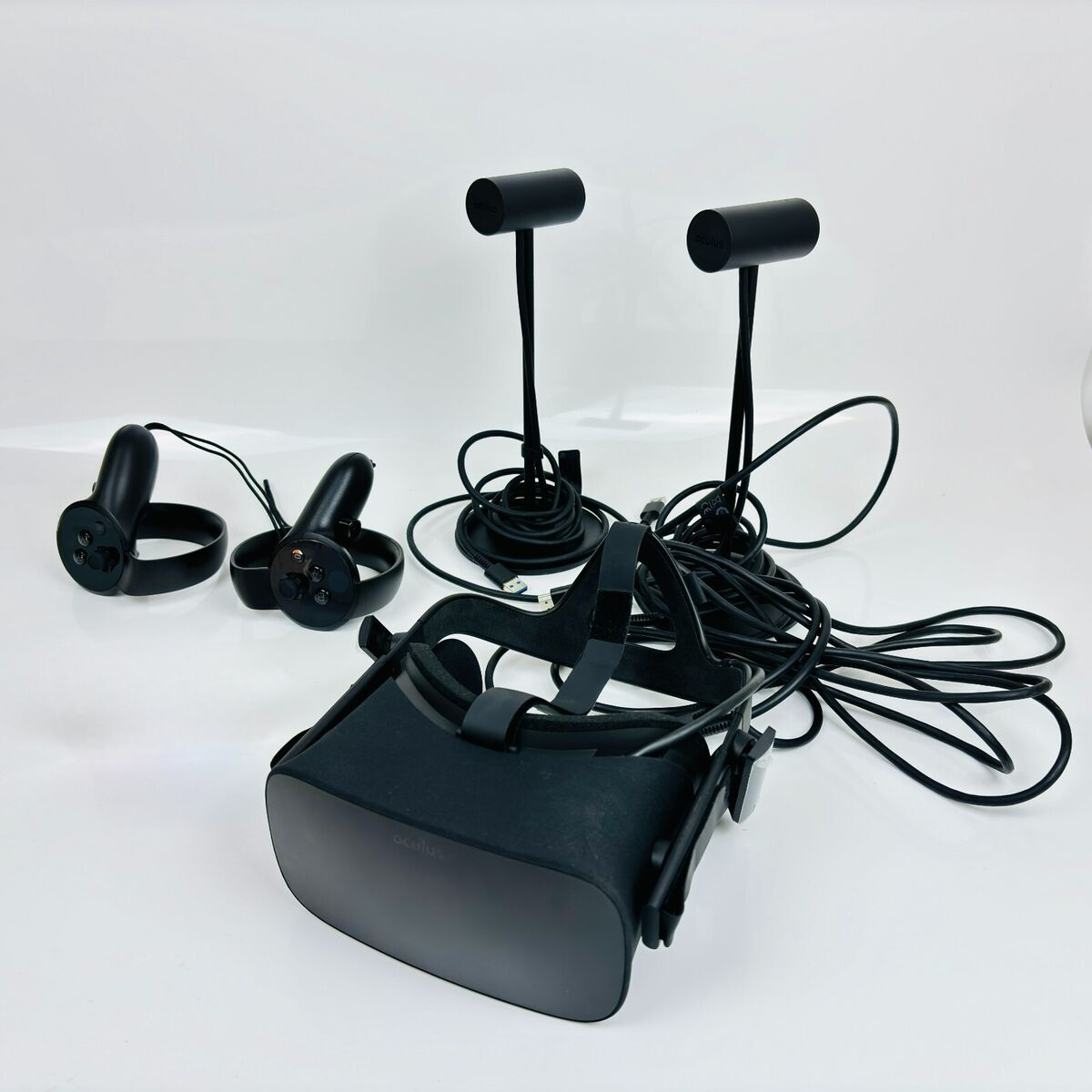 Oculus Rift VR Headset with Controllers & Sensors