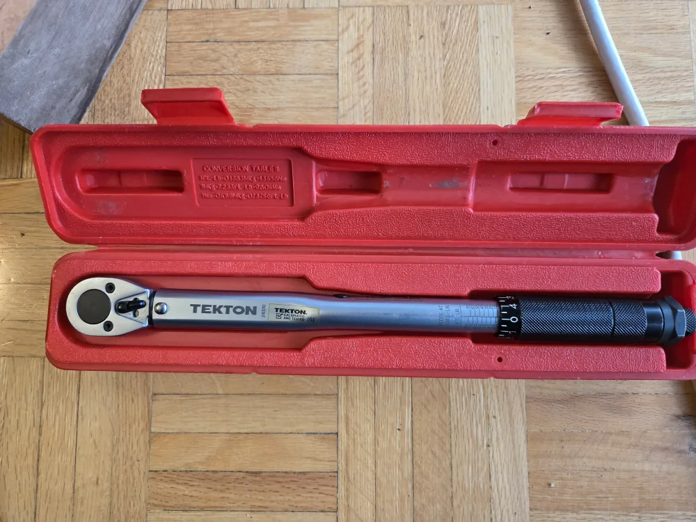 Tekton Torque Wrench With Case