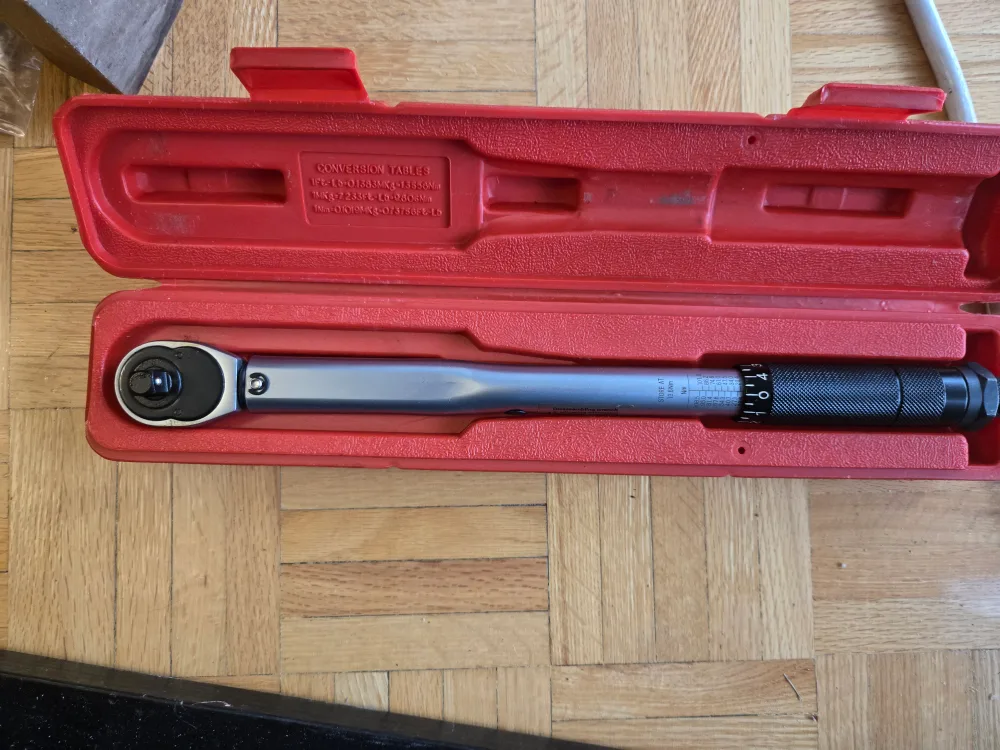 Tekton Torque Wrench With Case image indicator(2)