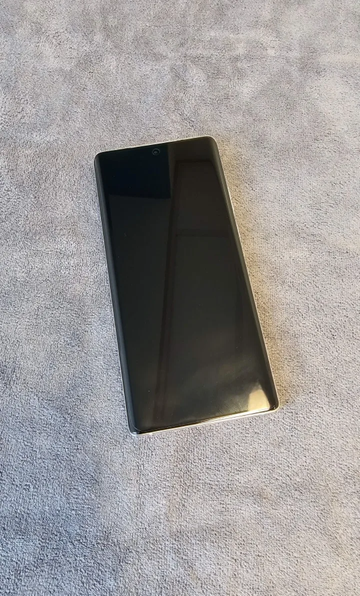 Motorola X30 Pro 5G 6.7" 144Hz 200MP SD8+ 12/256GB 4610mAh image indicator(2)