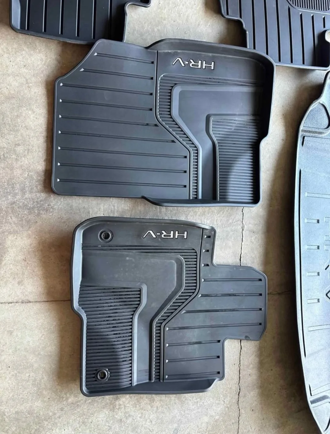 HR-V Floor Mats thumbnail