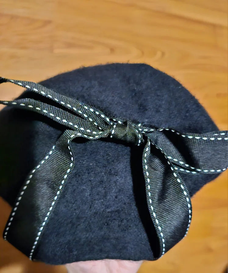 Black Beret with Ribbon Tie image indicator(2)