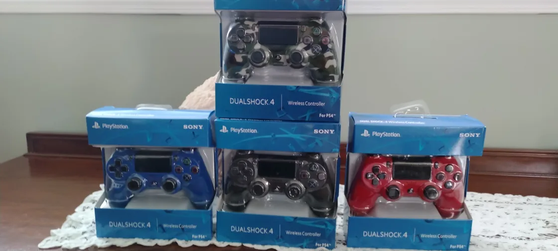 PlayStation 4 Wireless Controllers - Various Colours thumbnail