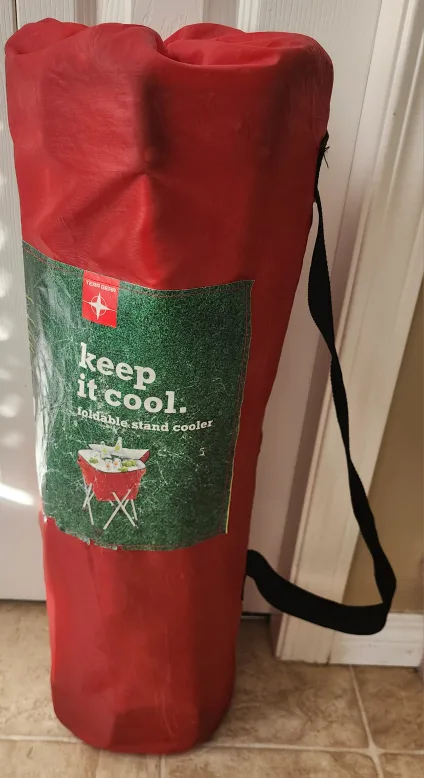 Terra Gear Foldable Stand Cooler, Red image indicator(3)