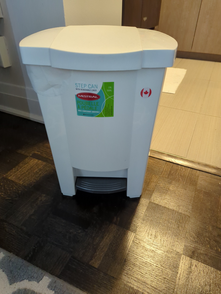 White Step Can