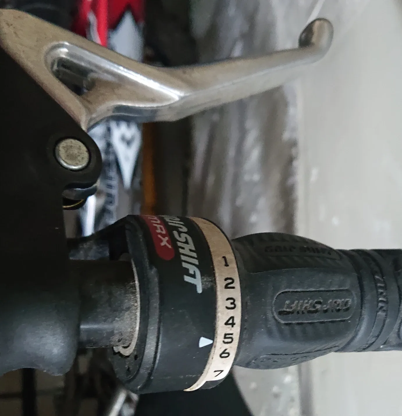 Schwinn 210-FS Mountain Bike 7-speed 🥕💚 image indicator(3)