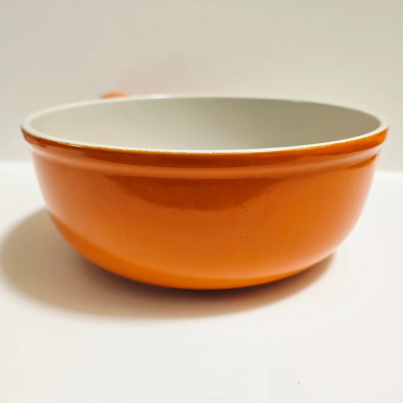 Le Creuset 22 Cast Iron Saucepan. No Lid image indicator(5)