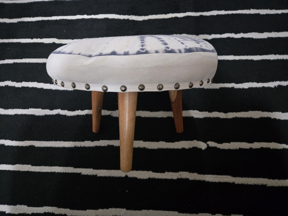 Round Footstool with Wooden Legs - photo 2
