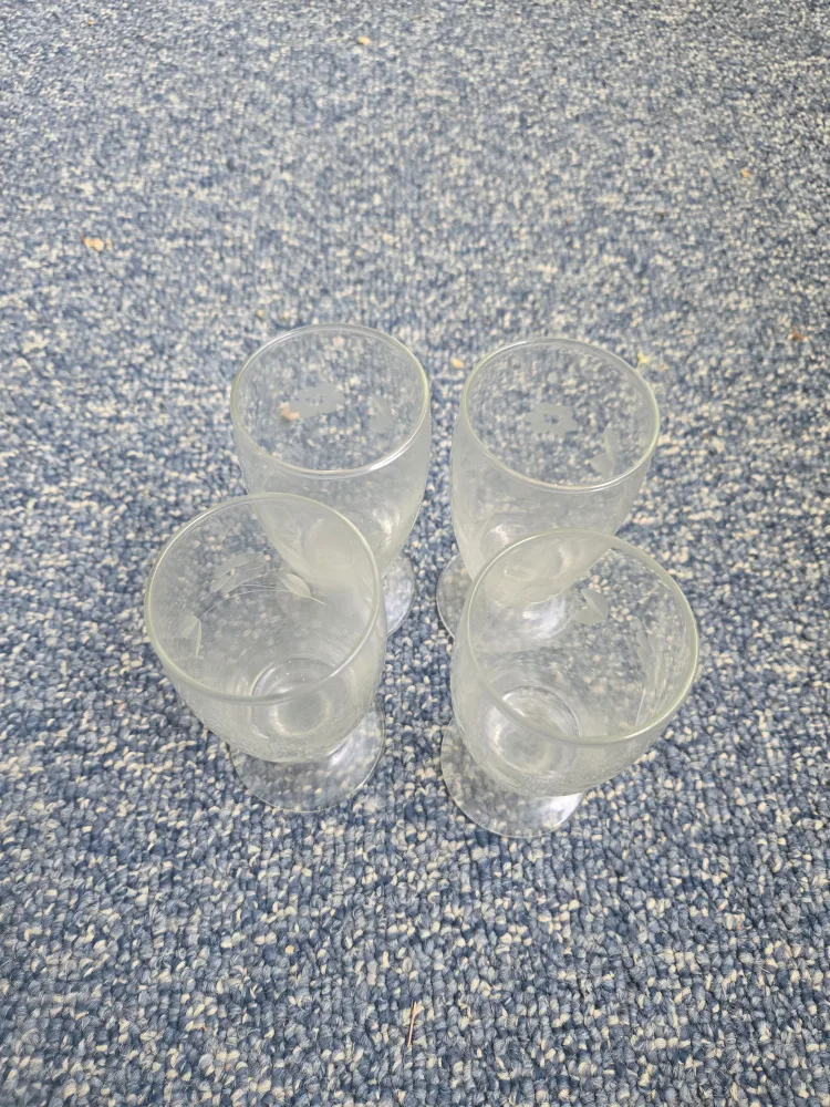 Set of 4 Small Etched Stemmed Glasses thumbnail