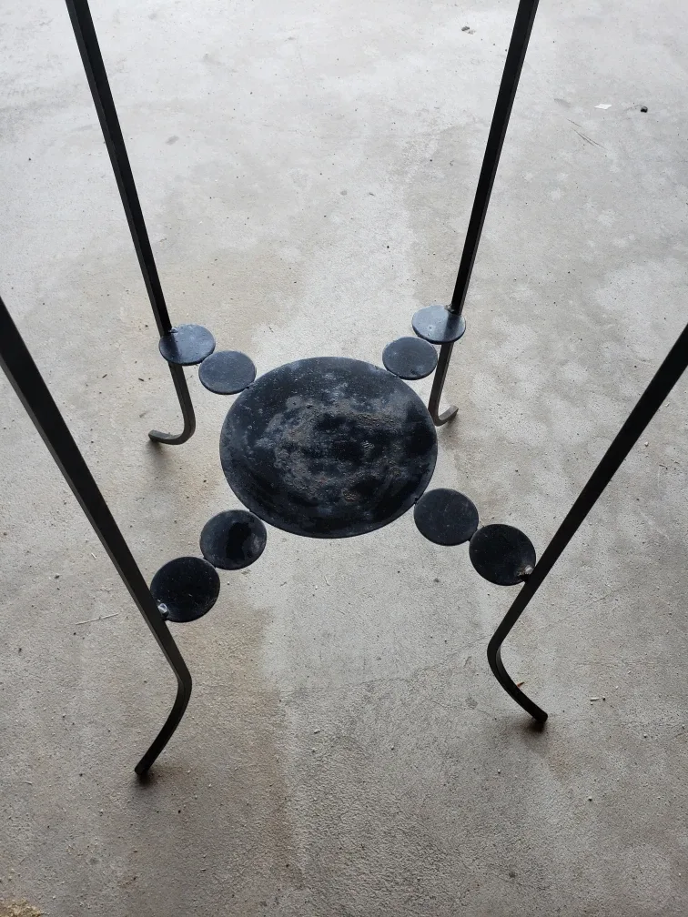 Metal & Ceramic Plant Stand image indicator(3)