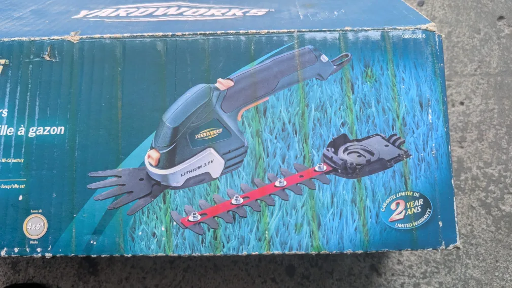 Yardworks Cordless Grass/Shrub Shears thumbnail