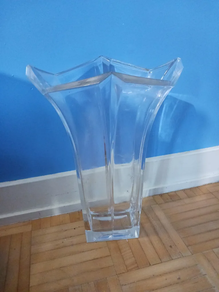Clear Glass Vase thumbnail