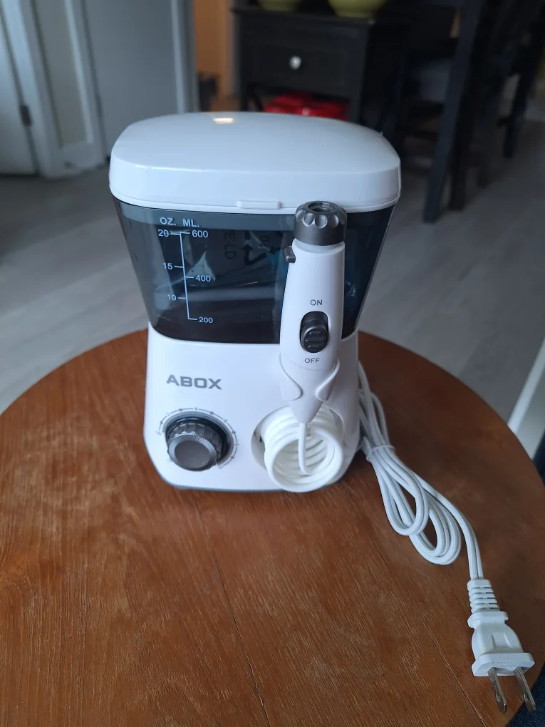 ABOX Water Flosser with Accessories - brand new thumbnail