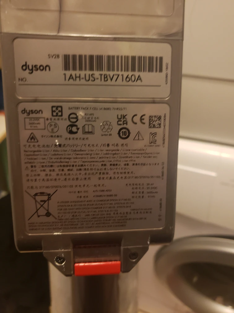 Dyson Cordless Stick Vacuum - photo 4