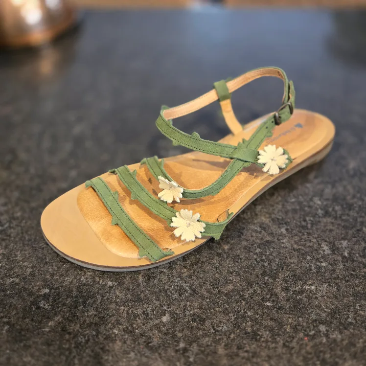 El Naturalista Sandals with Floral Accents Size 10 thumbnail