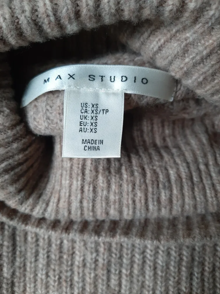 Max Studio XS Turtleneck Sweater image indicator(2)