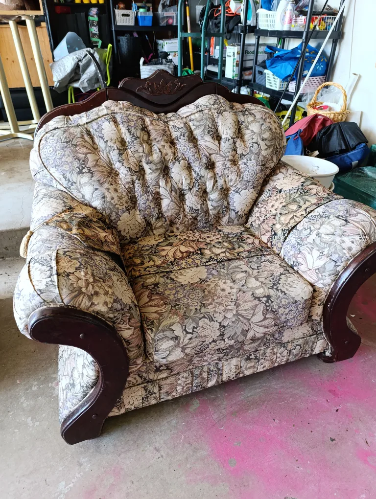 Vintage Patterned Accent Chair thumbnail
