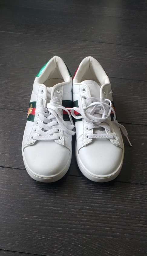 Gucci Ace Sneakers w iconic Bee - Size 37 - photo 3