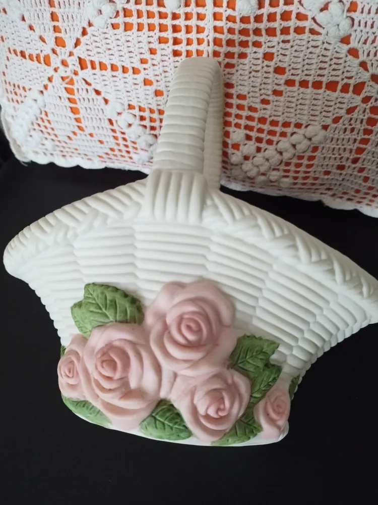 Teleflora Ceramic Basket image indicator(3)