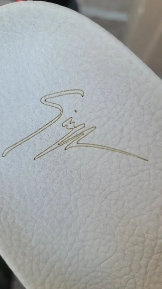 Giuseppe Zanotti Iridescent Slides image indicator(3)