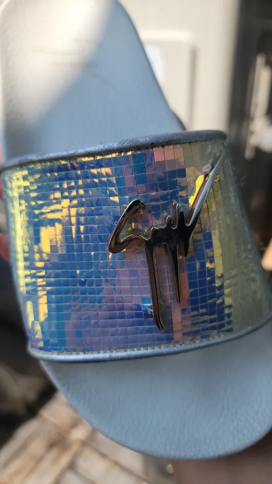 Giuseppe Zanotti Iridescent Slides image indicator(5)