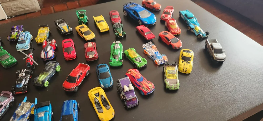 Hotwheels Lot of Toy Cars image indicator(2)