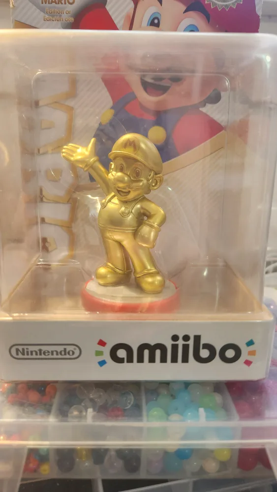 Gold Mario Amiibo - Nintendo thumbnail