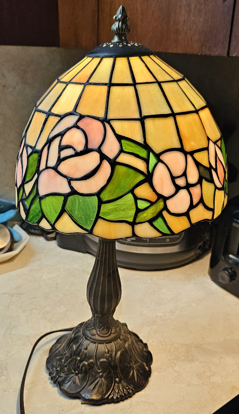 Stained Glass Look Floral Table Lamp
