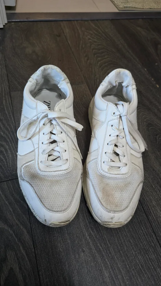 White Sneakers thumbnail