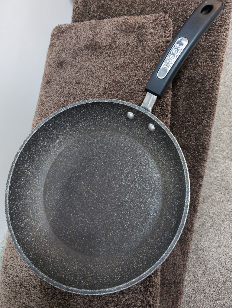 Non-stick "The Rock" frying pan