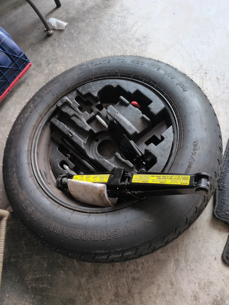Temporary Spare Tire Kit w/ Jack thumbnail