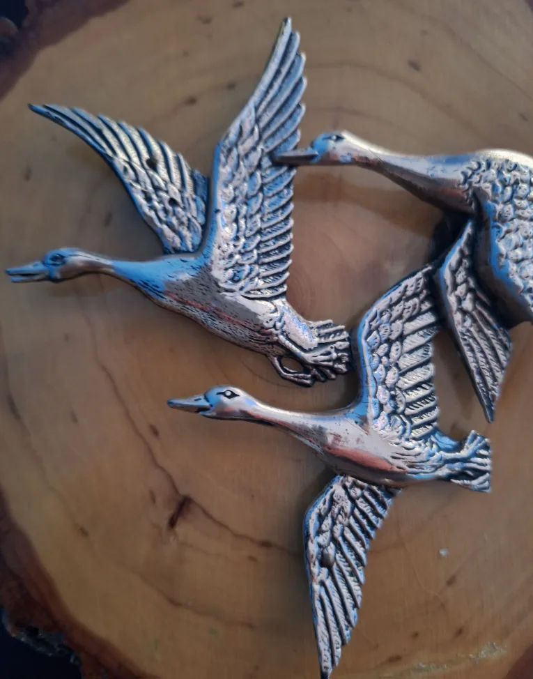 Vintage Brass Ducks wall art image indicator(3)