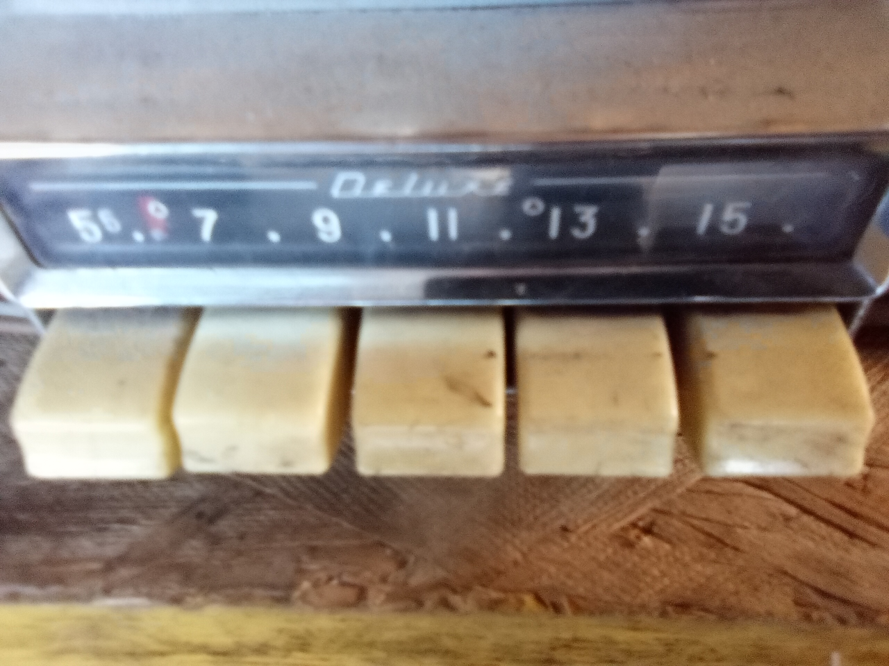 Vintage Deluxe Car Radio