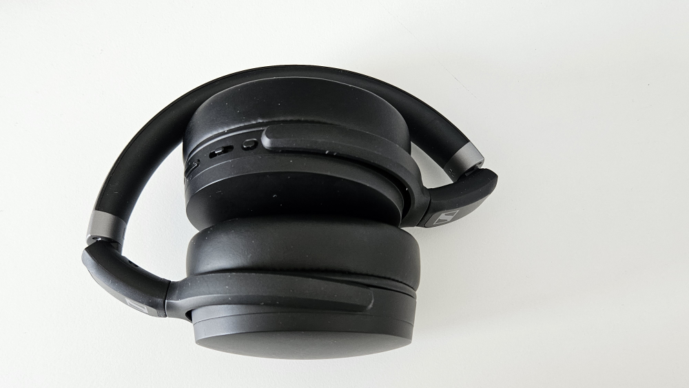 (like new)Senniheiser noise canceling wireless headphone - photo 4