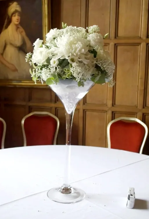 Large Glass Vase Decor image indicator(3)