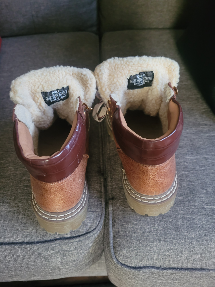Only Brown Winter Boots - Size 7 - photo 4
